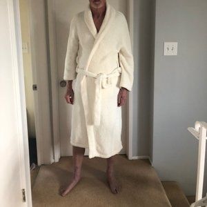 Luxury, super soft uni-sex bathrobe